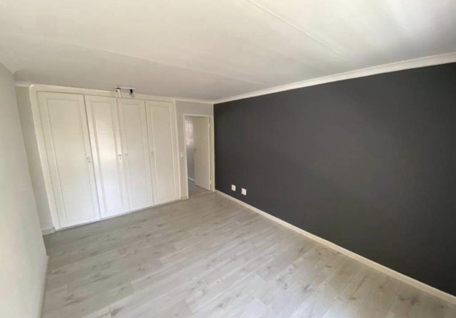 To Let 2 Bedroom Property for Rent in Sandown Gauteng