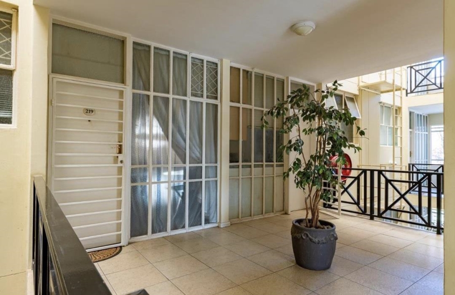 1 Bedroom Property for Sale in Illovo Gauteng