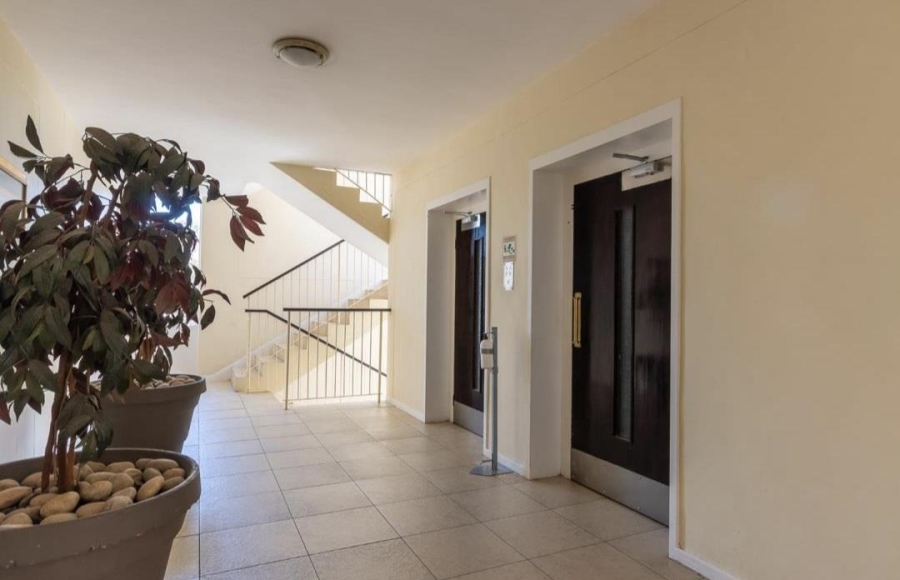 1 Bedroom Property for Sale in Illovo Gauteng