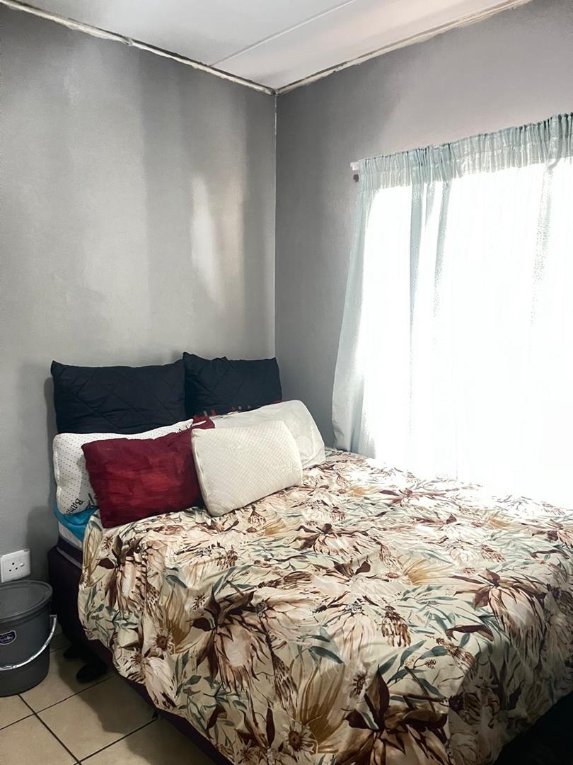 2 Bedroom Property for Sale in Grand Central Gauteng