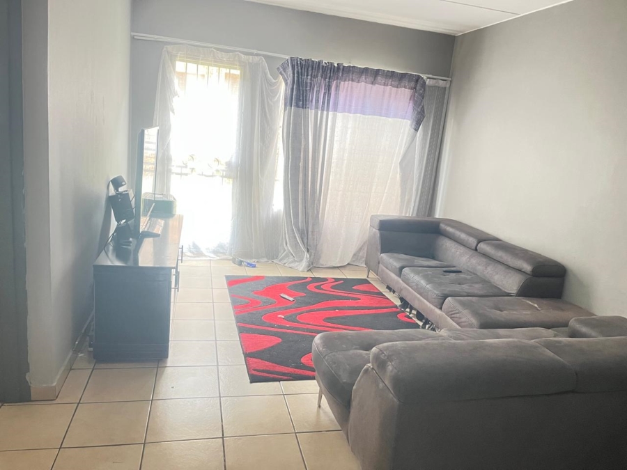 2 Bedroom Property for Sale in Grand Central Gauteng