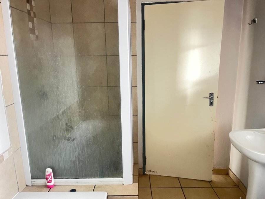 2 Bedroom Property for Sale in Grand Central Gauteng