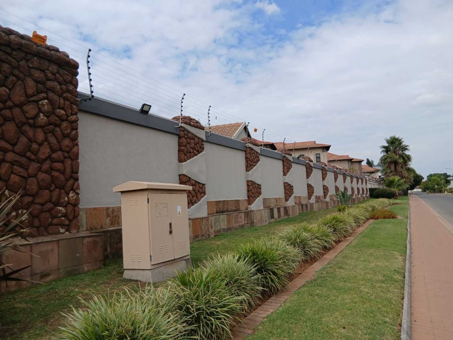 2 Bedroom Property for Sale in Bartlett Gauteng