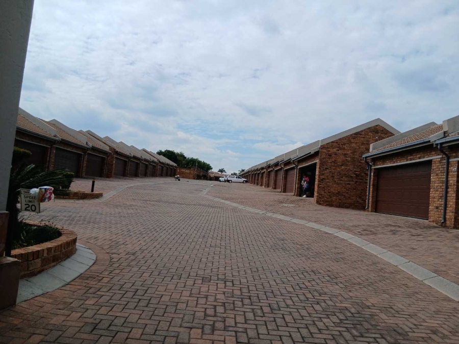 2 Bedroom Property for Sale in Bartlett Gauteng