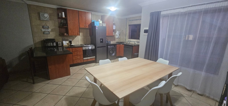 2 Bedroom Property for Sale in Bartlett Gauteng
