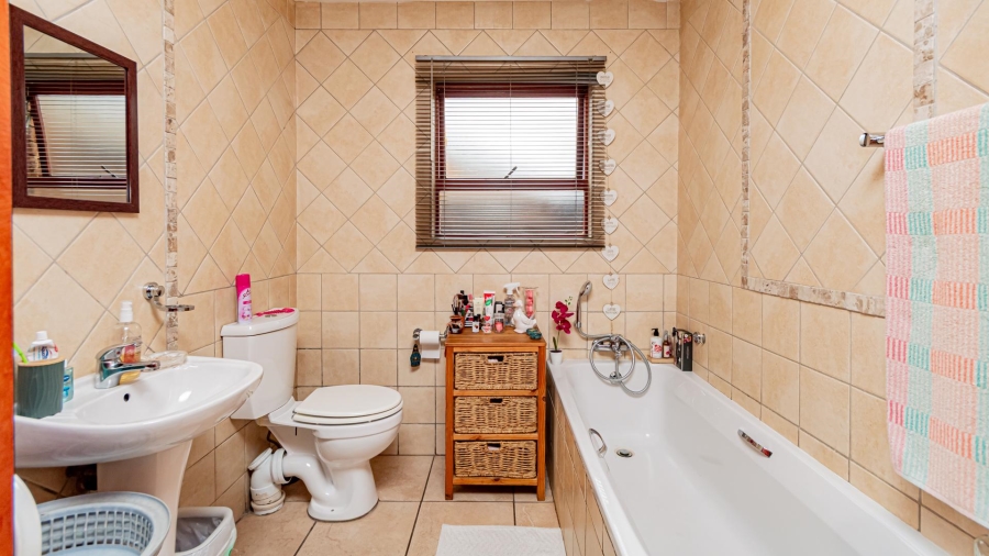 2 Bedroom Property for Sale in Bartlett Gauteng