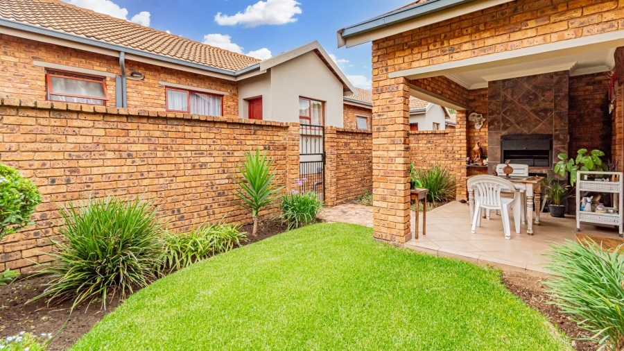 2 Bedroom Property for Sale in Bartlett Gauteng