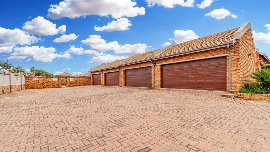 2 Bedroom Property for Sale in Bartlett Gauteng