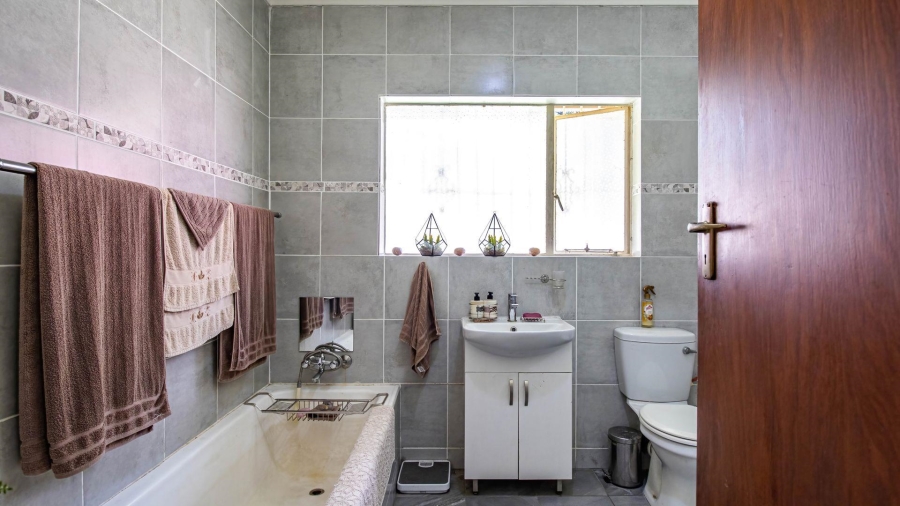 3 Bedroom Property for Sale in Northcliff Gauteng