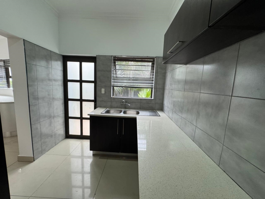 To Let 5 Bedroom Property for Rent in Rua Vista Gauteng