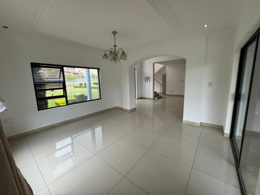 To Let 5 Bedroom Property for Rent in Rua Vista Gauteng