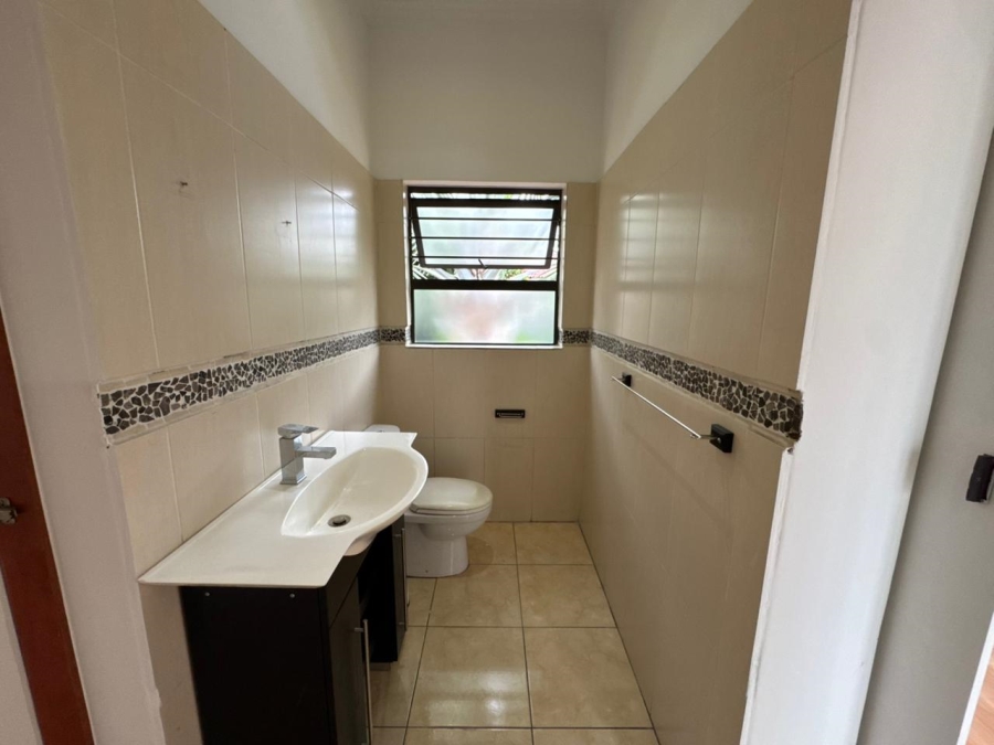 To Let 5 Bedroom Property for Rent in Rua Vista Gauteng