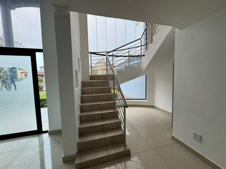 To Let 5 Bedroom Property for Rent in Rua Vista Gauteng