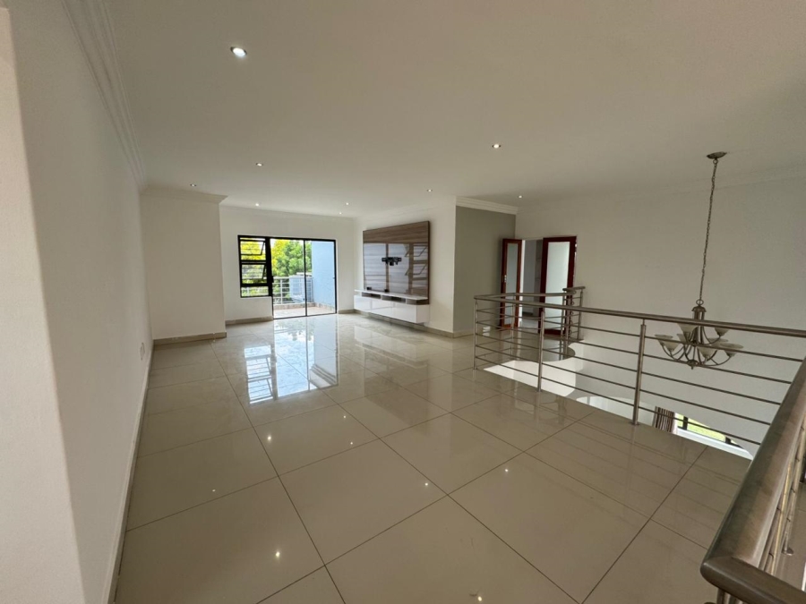 To Let 5 Bedroom Property for Rent in Rua Vista Gauteng