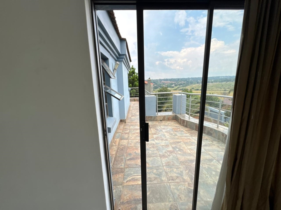 To Let 5 Bedroom Property for Rent in Rua Vista Gauteng