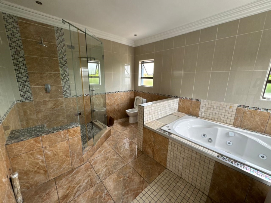 To Let 5 Bedroom Property for Rent in Rua Vista Gauteng