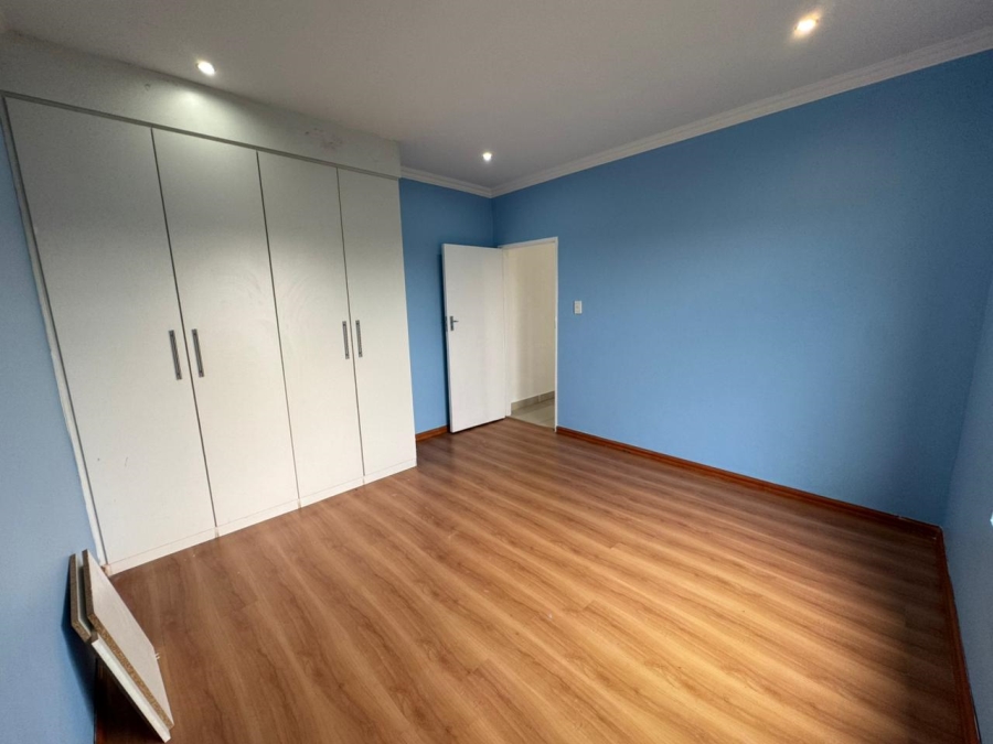 To Let 5 Bedroom Property for Rent in Rua Vista Gauteng