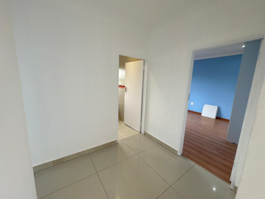 To Let 5 Bedroom Property for Rent in Rua Vista Gauteng