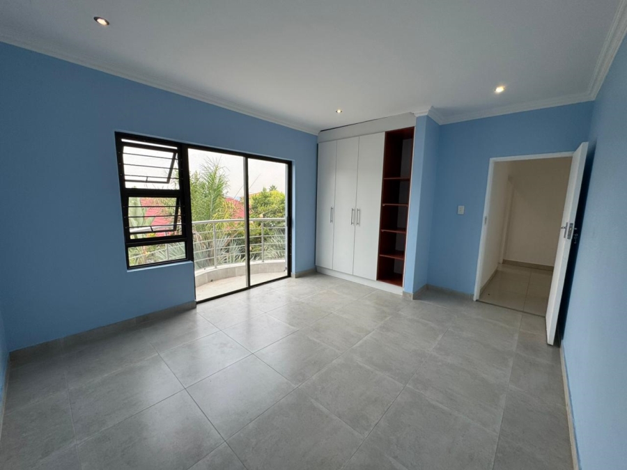 To Let 5 Bedroom Property for Rent in Rua Vista Gauteng
