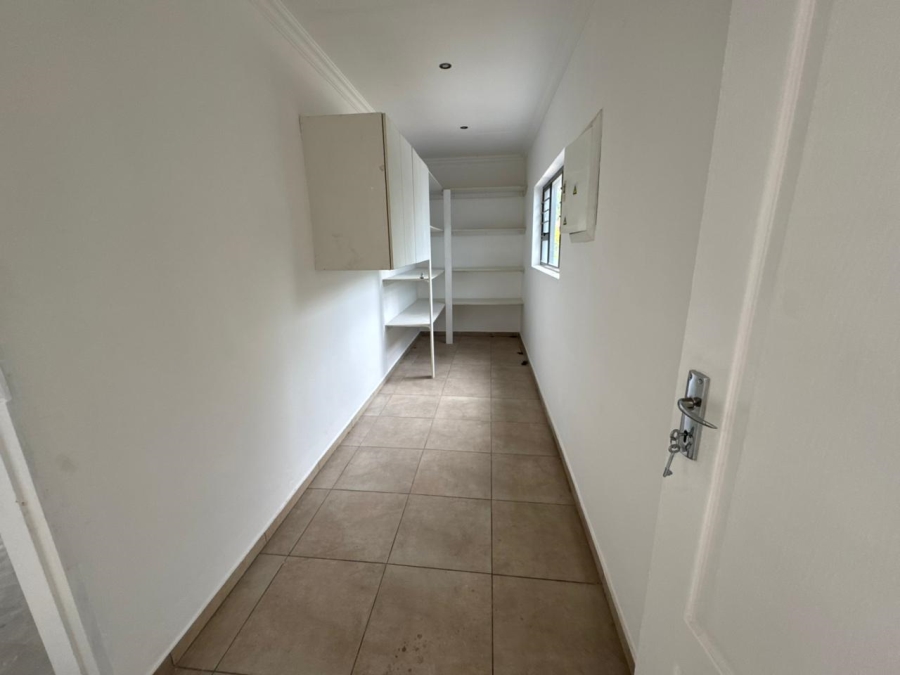 To Let 5 Bedroom Property for Rent in Rua Vista Gauteng