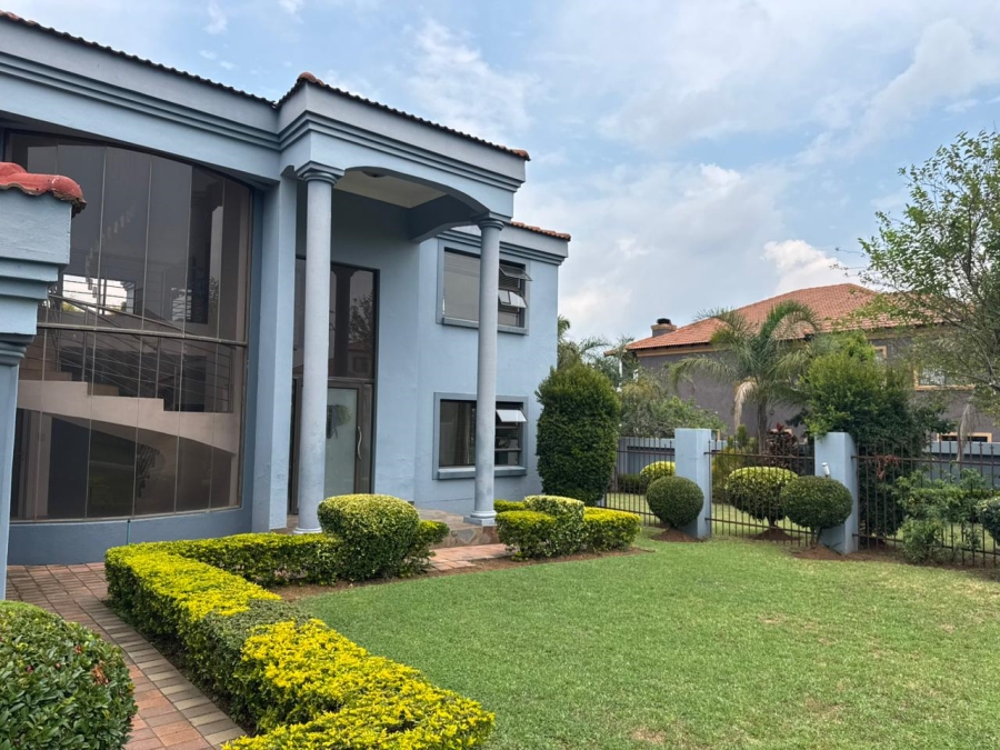 To Let 5 Bedroom Property for Rent in Rua Vista Gauteng