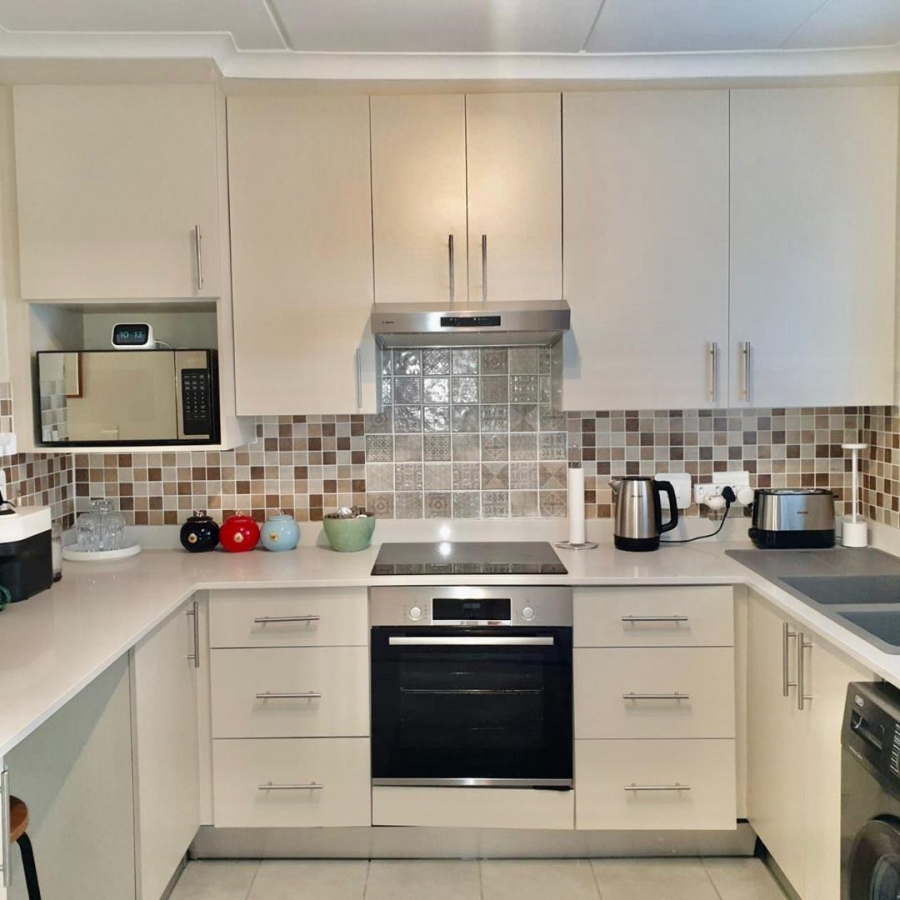 3 Bedroom Property for Sale in Sonneglans Gauteng