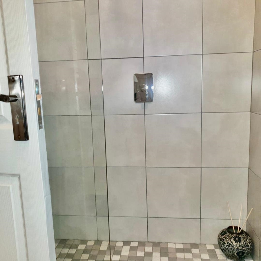 3 Bedroom Property for Sale in Sonneglans Gauteng