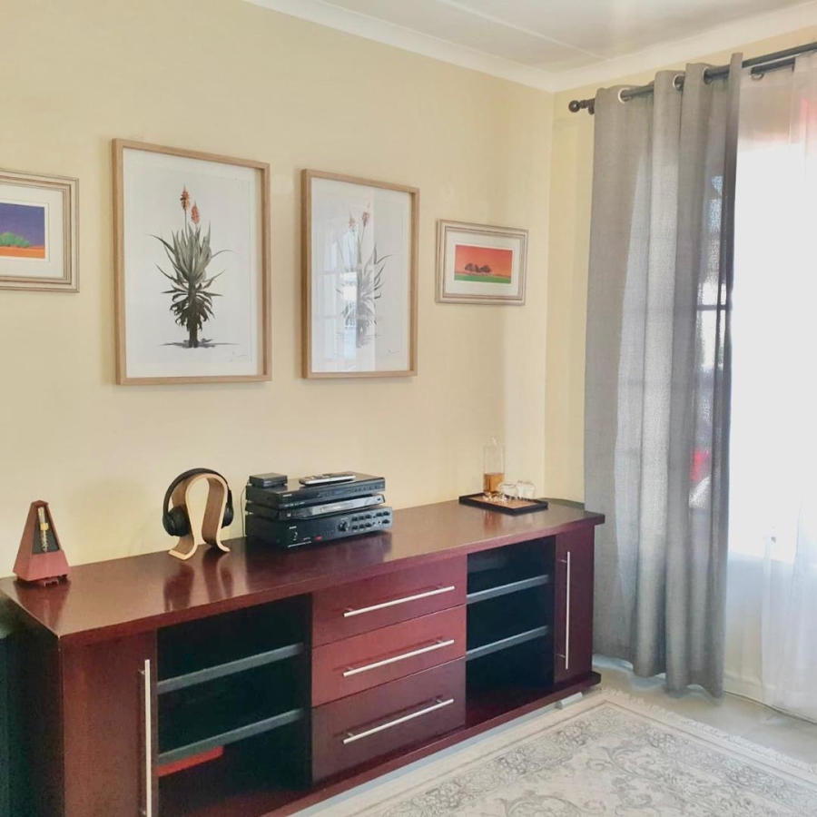 3 Bedroom Property for Sale in Sonneglans Gauteng