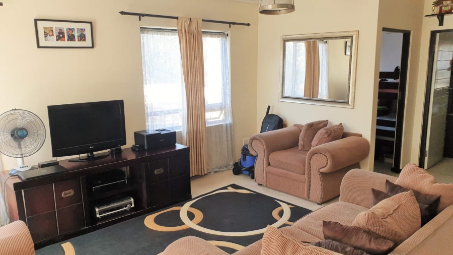 To Let 2 Bedroom Property for Rent in Jackal Creek Golf Estate Gauteng