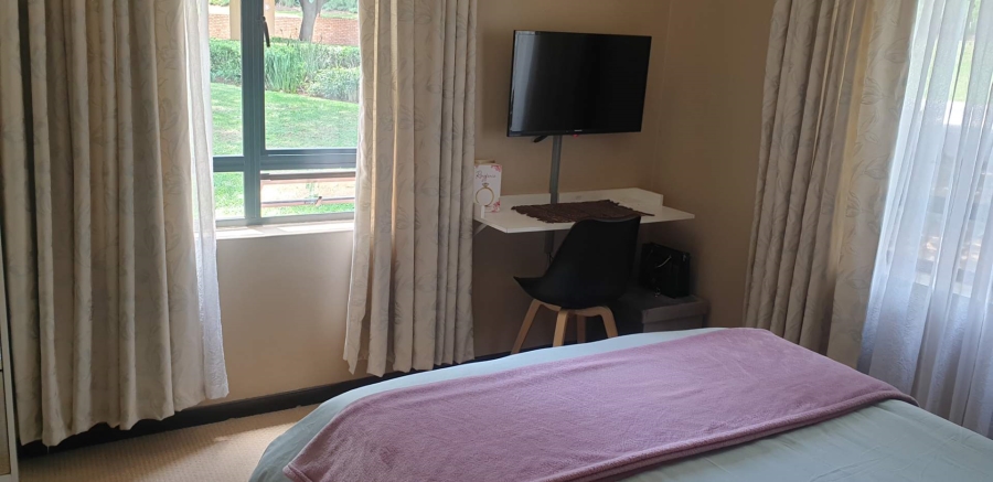 To Let 2 Bedroom Property for Rent in Jackal Creek Golf Estate Gauteng