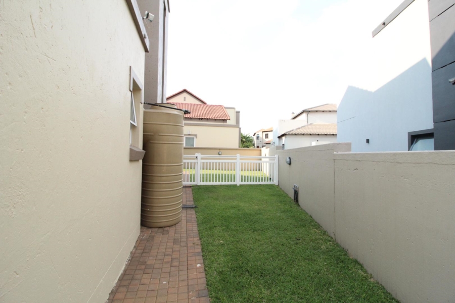 To Let 4 Bedroom Property for Rent in Blue Valley Golf Estate Gauteng