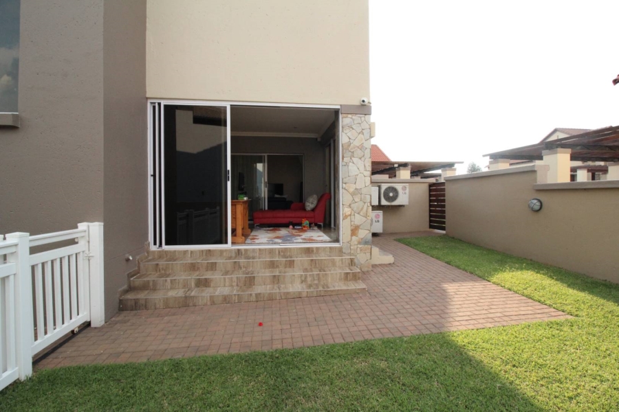 To Let 4 Bedroom Property for Rent in Blue Valley Golf Estate Gauteng