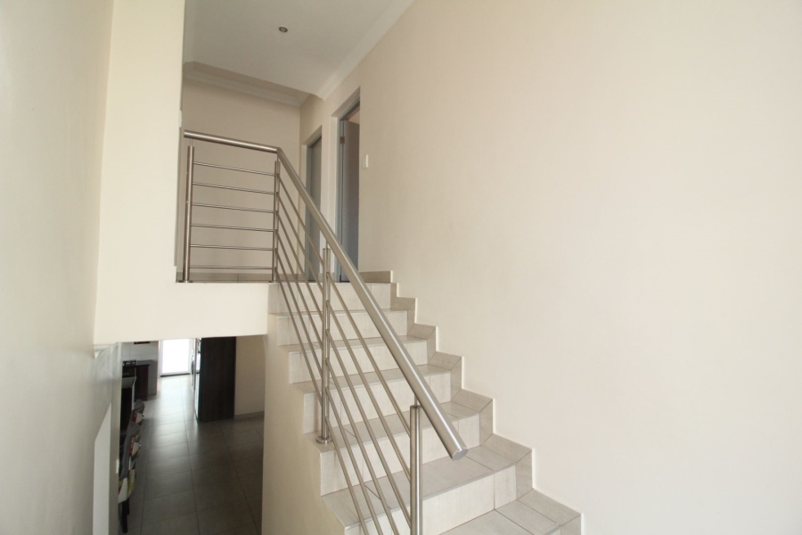 To Let 4 Bedroom Property for Rent in Blue Valley Golf Estate Gauteng