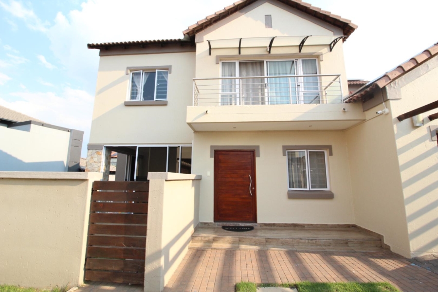 3 Bedroom Property for Sale in Blue Valley Golf Estate Gauteng