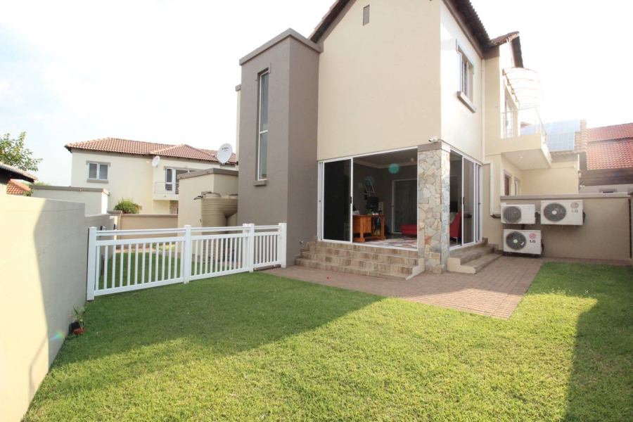 3 Bedroom Property for Sale in Blue Valley Golf Estate Gauteng