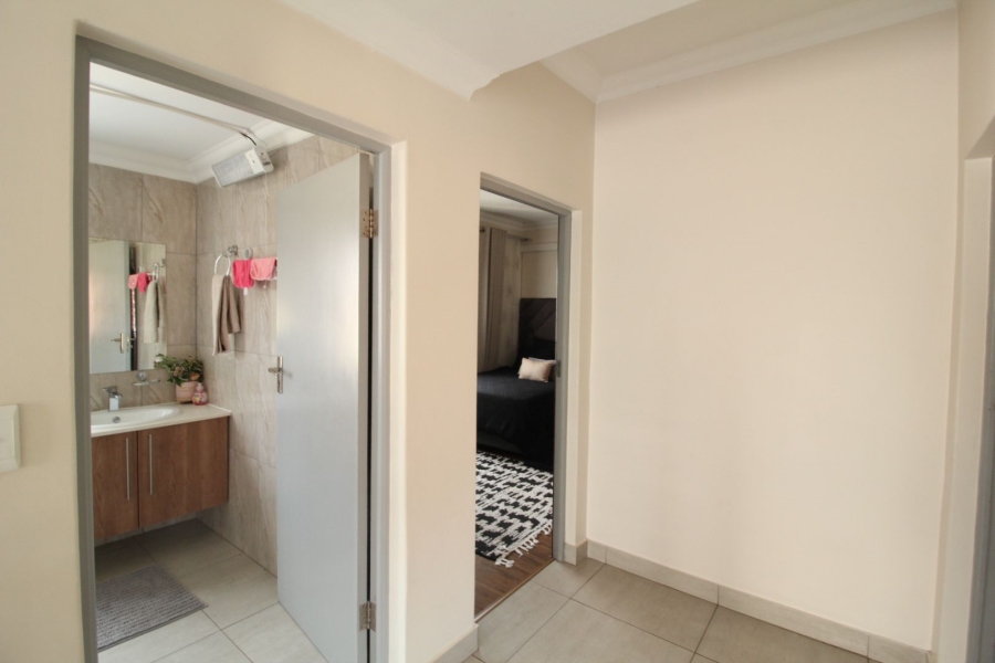 3 Bedroom Property for Sale in Blue Valley Golf Estate Gauteng