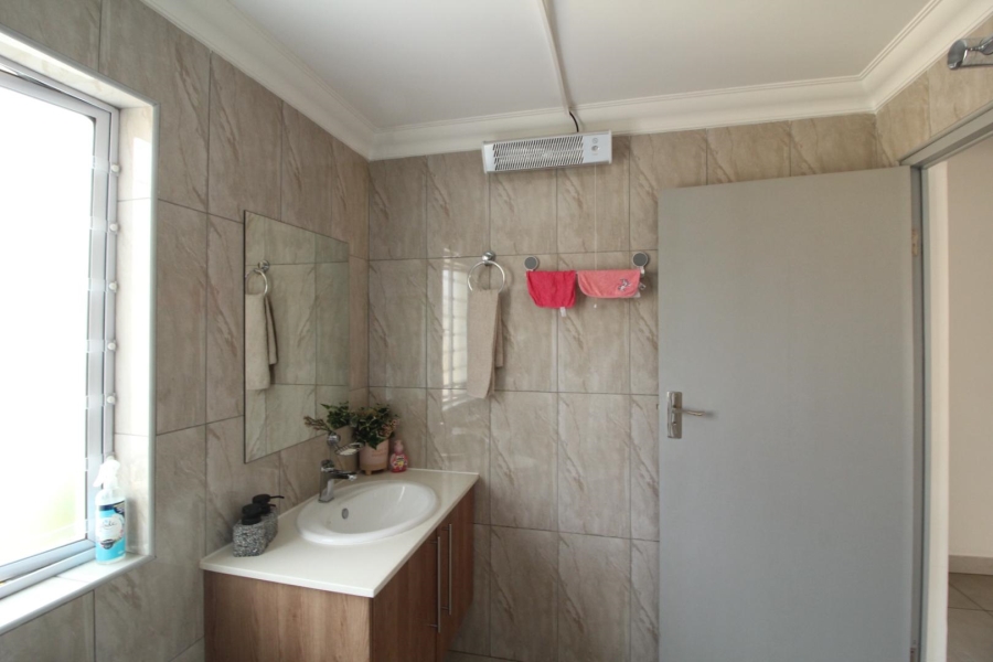 3 Bedroom Property for Sale in Blue Valley Golf Estate Gauteng