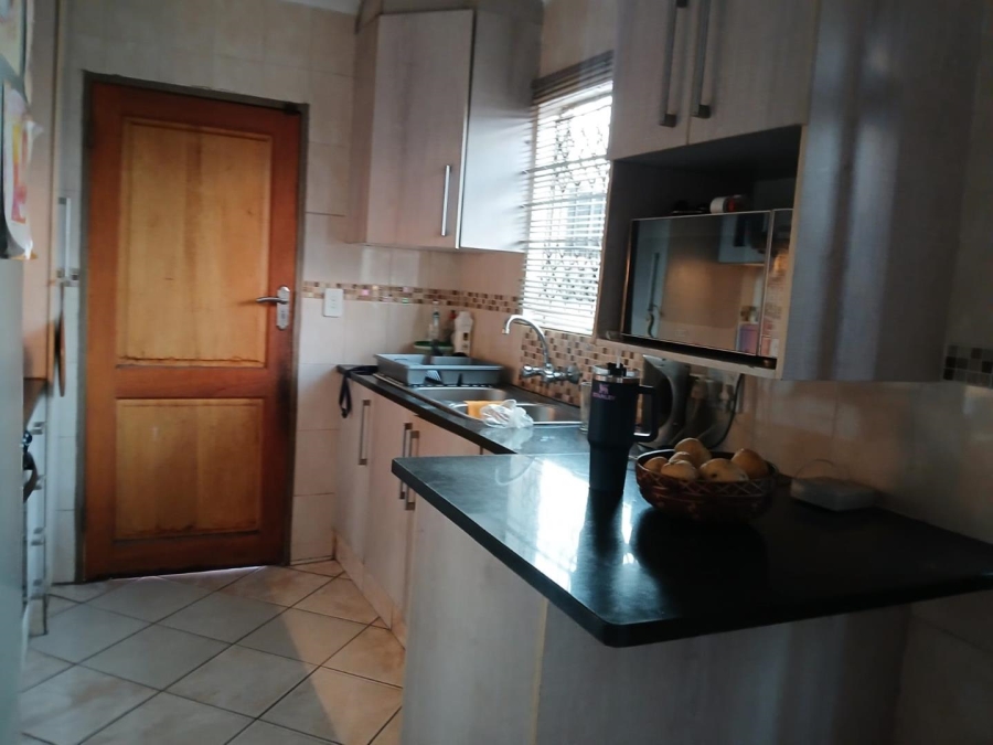 To Let 3 Bedroom Property for Rent in Nellmapius Gauteng