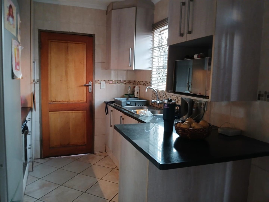 To Let 3 Bedroom Property for Rent in Nellmapius Gauteng