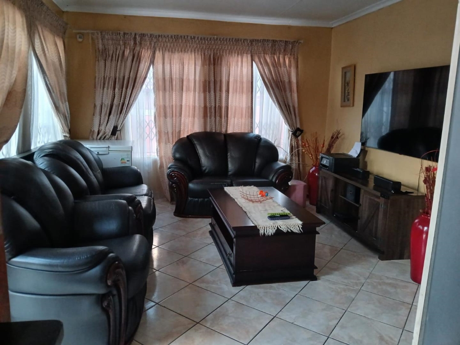 To Let 3 Bedroom Property for Rent in Nellmapius Gauteng