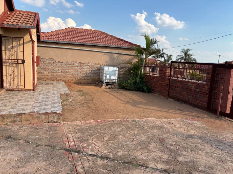 2 Bedroom Property for Sale in Soshanguve WW Gauteng