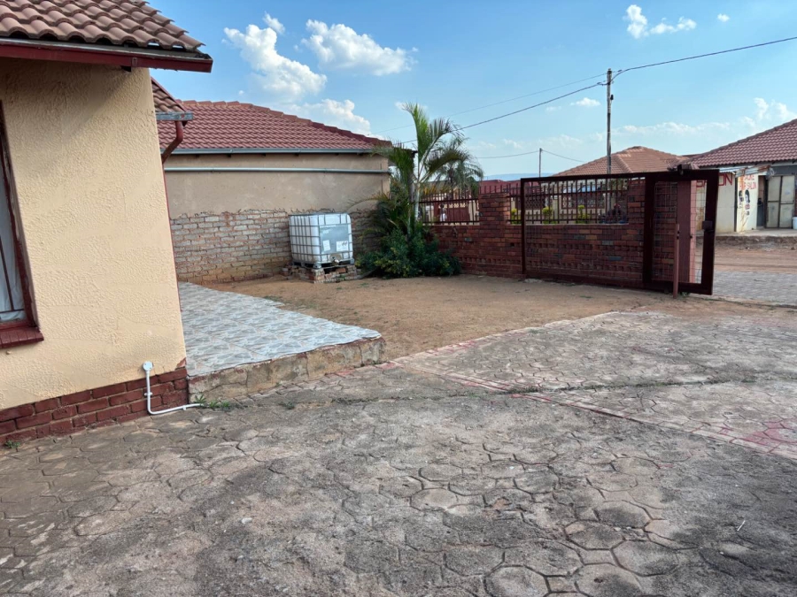 2 Bedroom Property for Sale in Soshanguve WW Gauteng