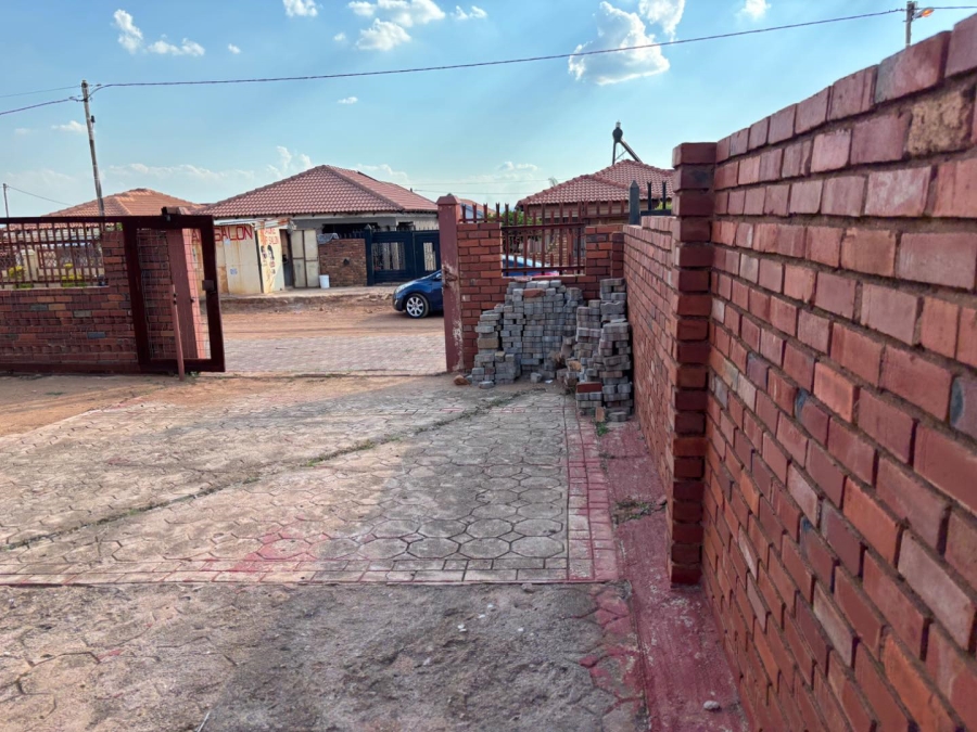 2 Bedroom Property for Sale in Soshanguve WW Gauteng