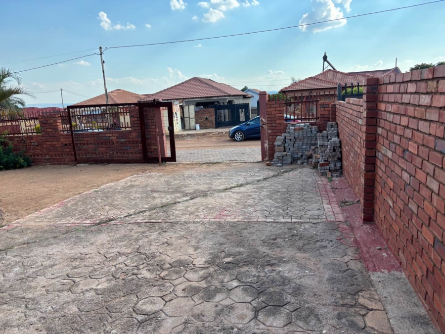 2 Bedroom Property for Sale in Soshanguve WW Gauteng