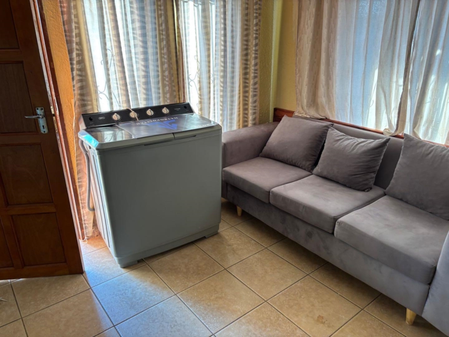 2 Bedroom Property for Sale in Soshanguve WW Gauteng