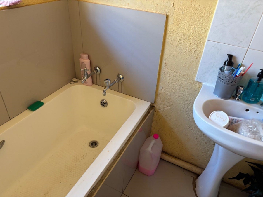 2 Bedroom Property for Sale in Soshanguve WW Gauteng