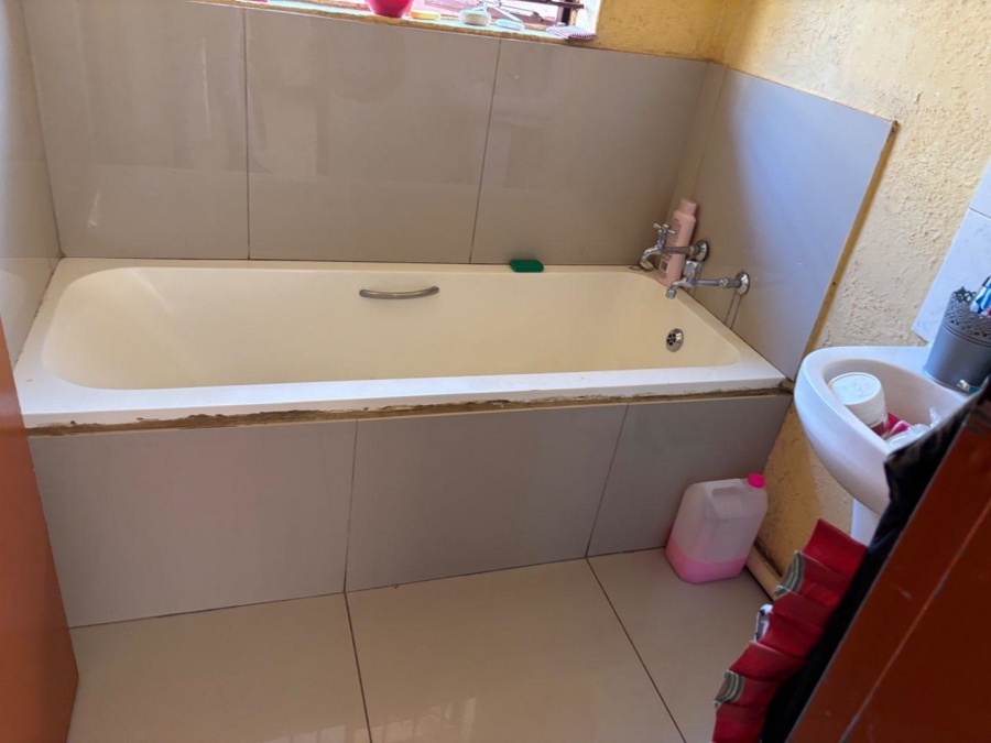 2 Bedroom Property for Sale in Soshanguve WW Gauteng