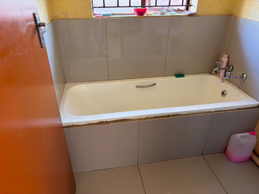 2 Bedroom Property for Sale in Soshanguve WW Gauteng