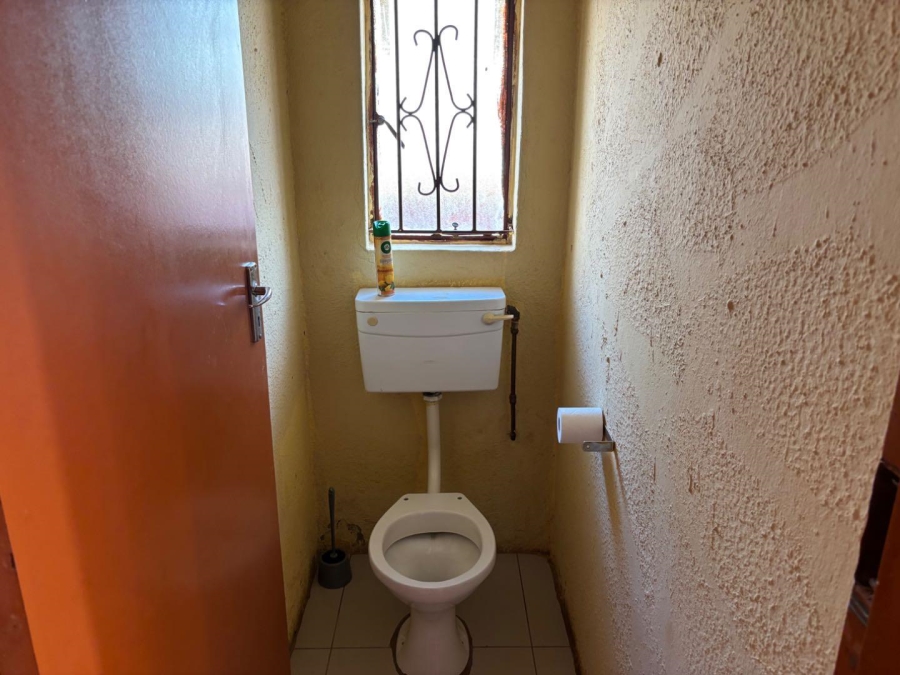 2 Bedroom Property for Sale in Soshanguve WW Gauteng