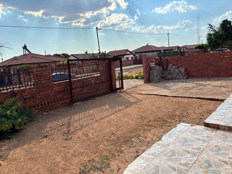 2 Bedroom Property for Sale in Soshanguve WW Gauteng
